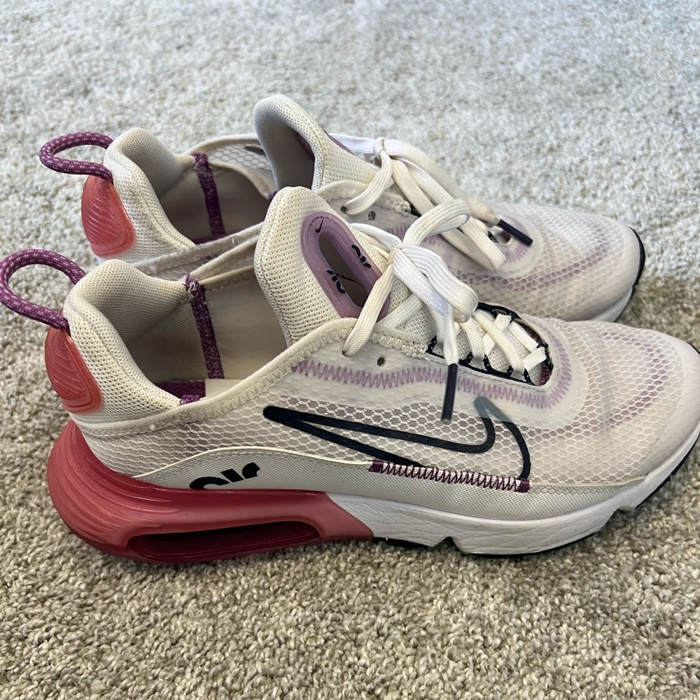 Nike Air Max White and Pink!
